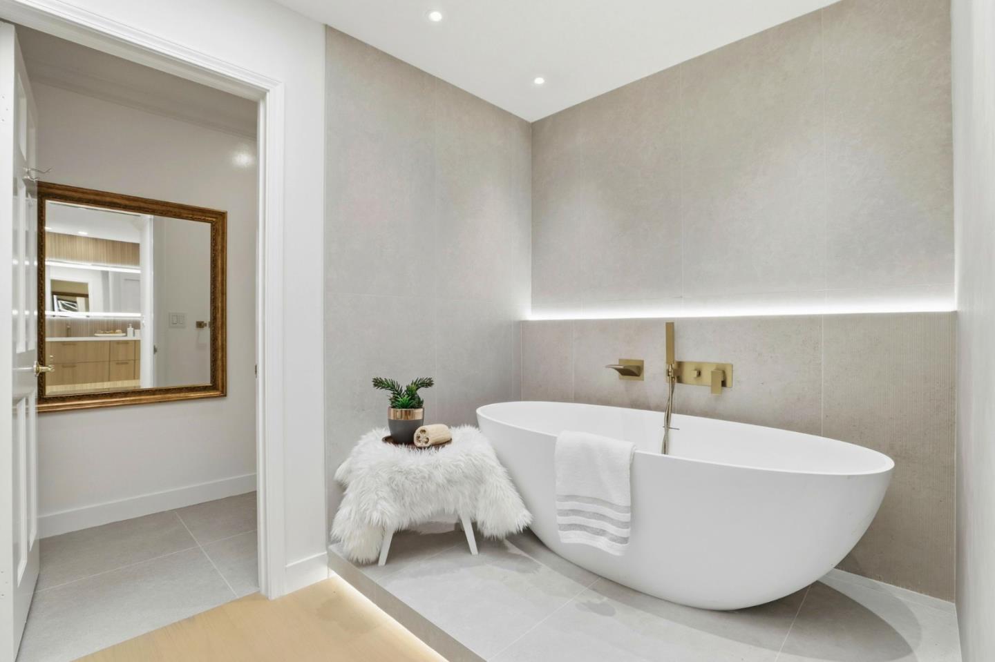 Detail Gallery Image 28 of 39 For 1350 Trinity Dr, Menlo Park,  CA 94025 - 3 Beds | 2/1 Baths