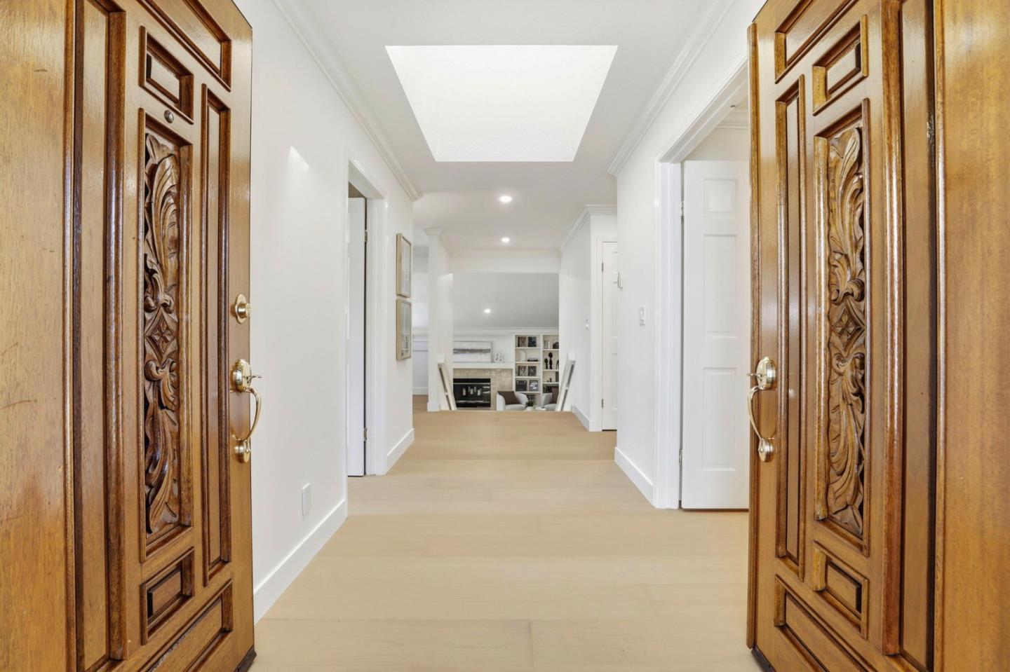 Detail Gallery Image 3 of 39 For 1350 Trinity Dr, Menlo Park,  CA 94025 - 3 Beds | 2/1 Baths