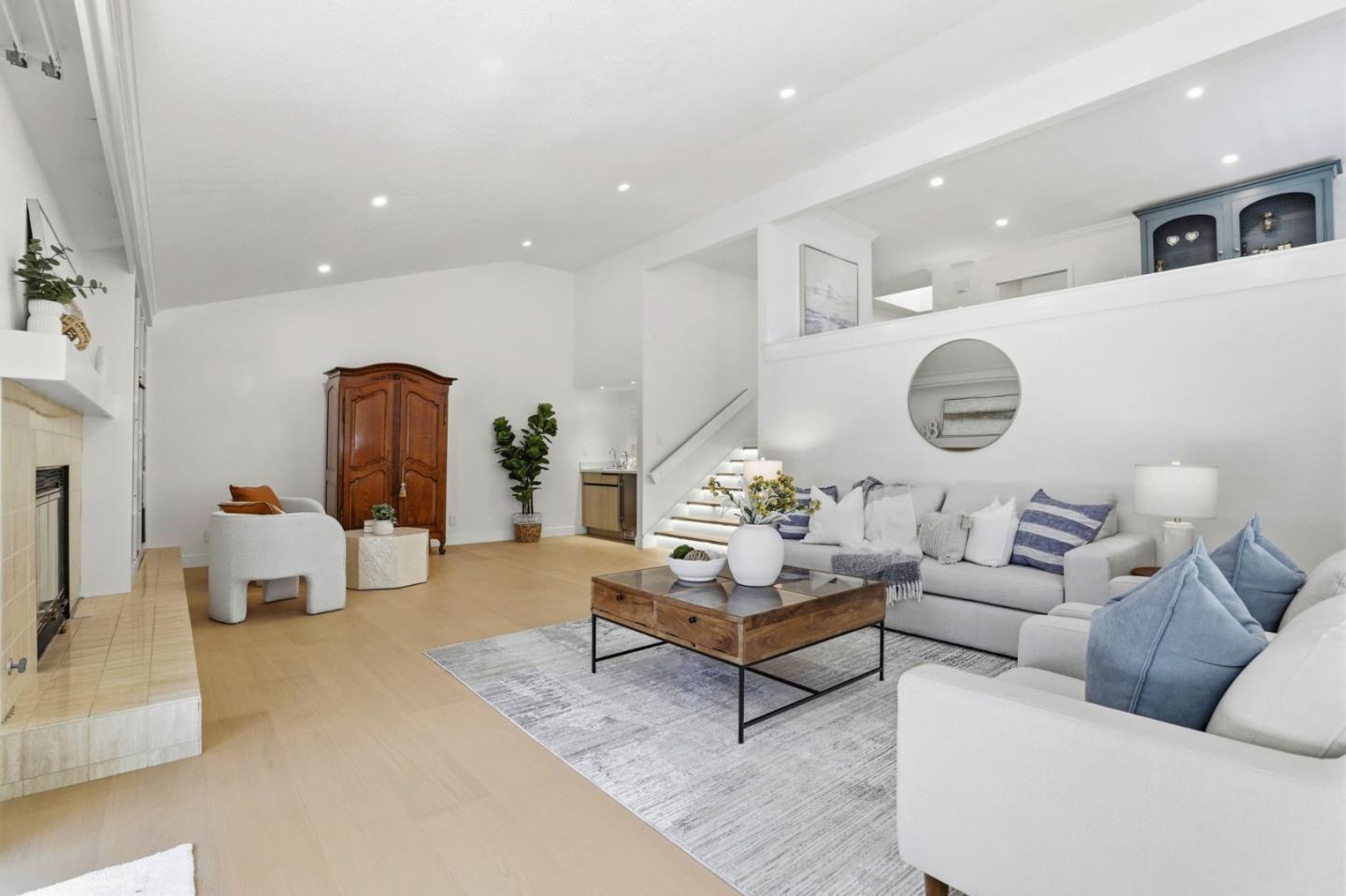 Detail Gallery Image 6 of 39 For 1350 Trinity Dr, Menlo Park,  CA 94025 - 3 Beds | 2/1 Baths