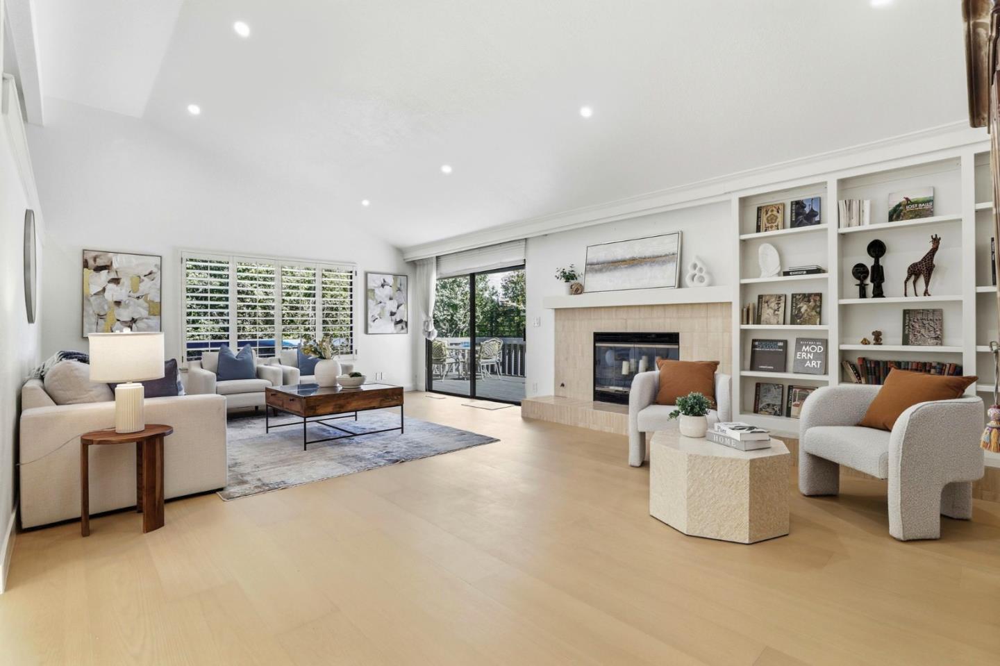 Detail Gallery Image 7 of 39 For 1350 Trinity Dr, Menlo Park,  CA 94025 - 3 Beds | 2/1 Baths