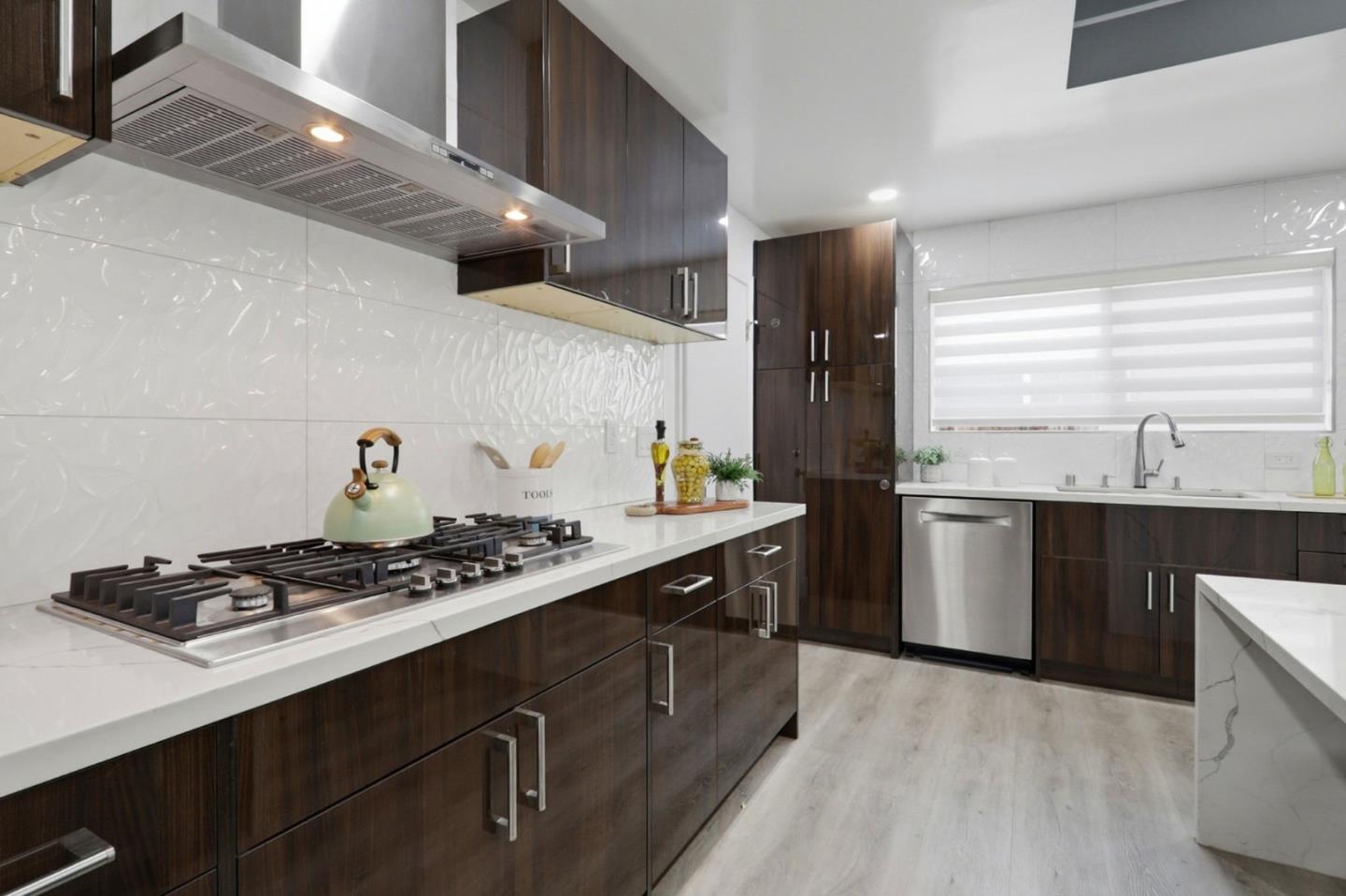 Detail Gallery Image 13 of 46 For 2885 Berryessa Rd, San Jose,  CA 95132 - 4 Beds | 2/1 Baths