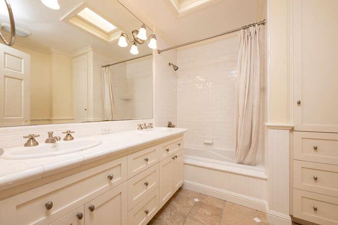Detail Gallery Image 10 of 14 For 1 Adam Way, Atherton,  CA 94027 - 4 Beds | 3/1 Baths