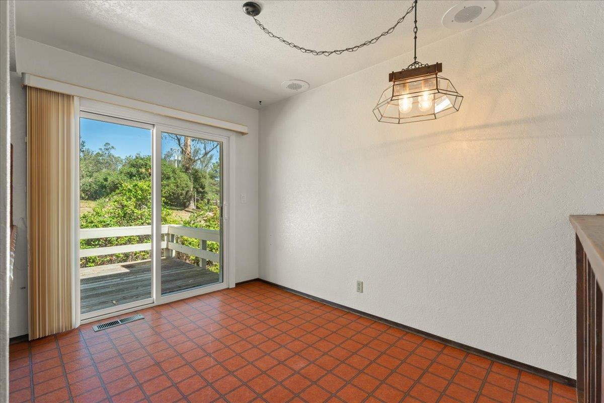 Detail Gallery Image 14 of 42 For 17089 Mcguffie Rd, Salinas,  CA 93907 - 3 Beds | 2/1 Baths