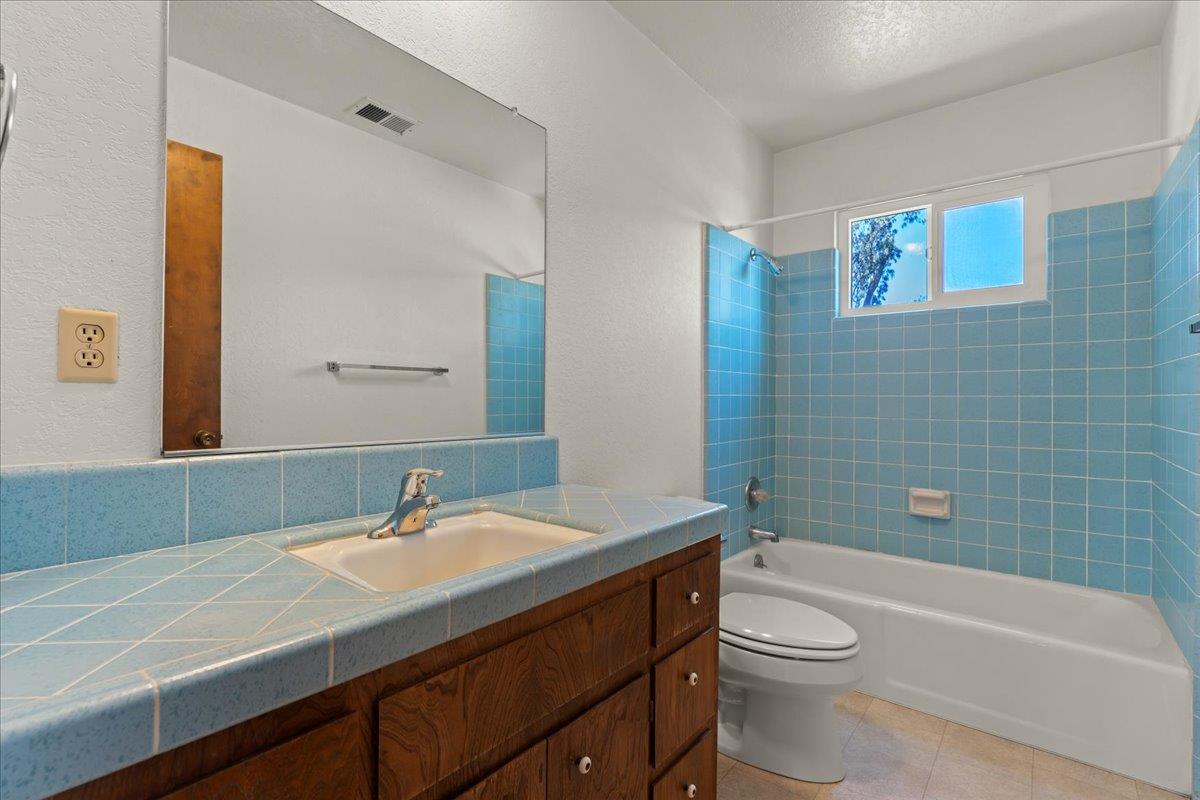 Detail Gallery Image 23 of 42 For 17089 Mcguffie Rd, Salinas,  CA 93907 - 3 Beds | 2/1 Baths