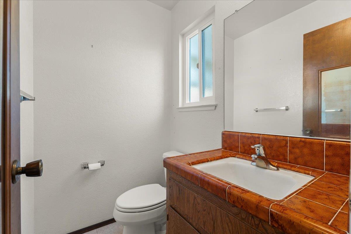 Detail Gallery Image 27 of 42 For 17089 Mcguffie Rd, Salinas,  CA 93907 - 3 Beds | 2/1 Baths