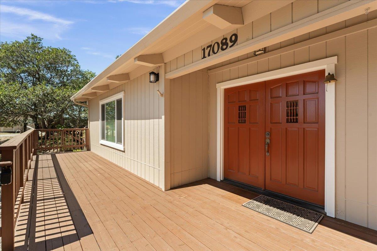 Detail Gallery Image 3 of 42 For 17089 Mcguffie Rd, Salinas,  CA 93907 - 3 Beds | 2/1 Baths