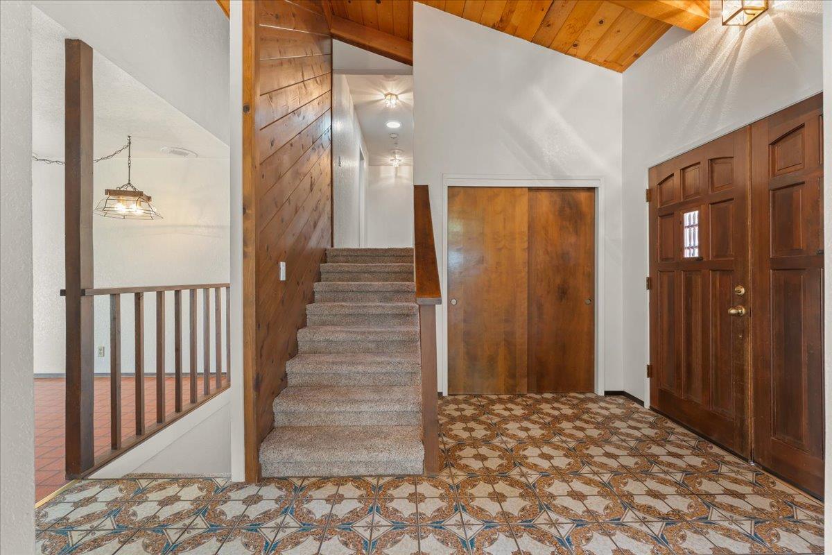 Detail Gallery Image 4 of 42 For 17089 Mcguffie Rd, Salinas,  CA 93907 - 3 Beds | 2/1 Baths