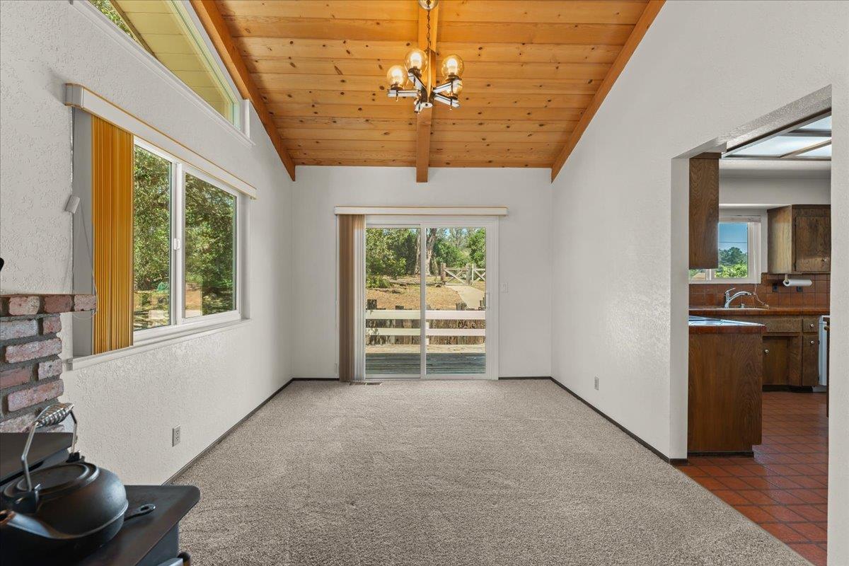 Detail Gallery Image 8 of 42 For 17089 Mcguffie Rd, Salinas,  CA 93907 - 3 Beds | 2/1 Baths