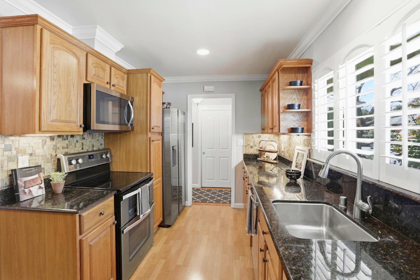 Detail Gallery Image 12 of 48 For 1701 S Springer Rd, Mountain View,  CA 94040 - 3 Beds | 2 Baths