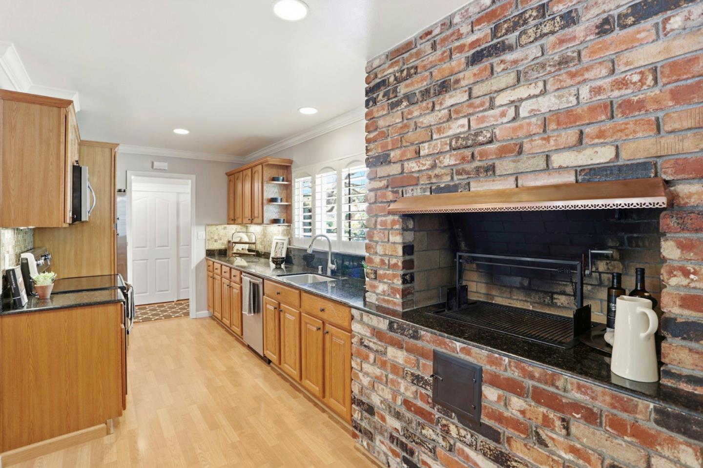 Detail Gallery Image 13 of 48 For 1701 S Springer Rd, Mountain View,  CA 94040 - 3 Beds | 2 Baths