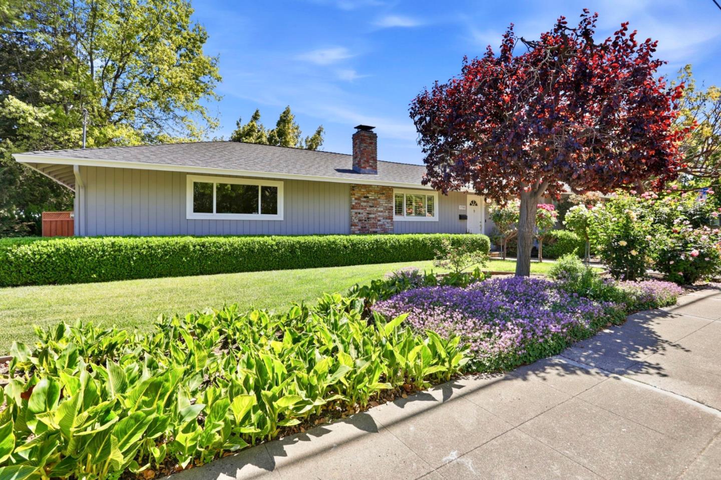 Detail Gallery Image 4 of 48 For 1701 S Springer Rd, Mountain View,  CA 94040 - 3 Beds | 2 Baths