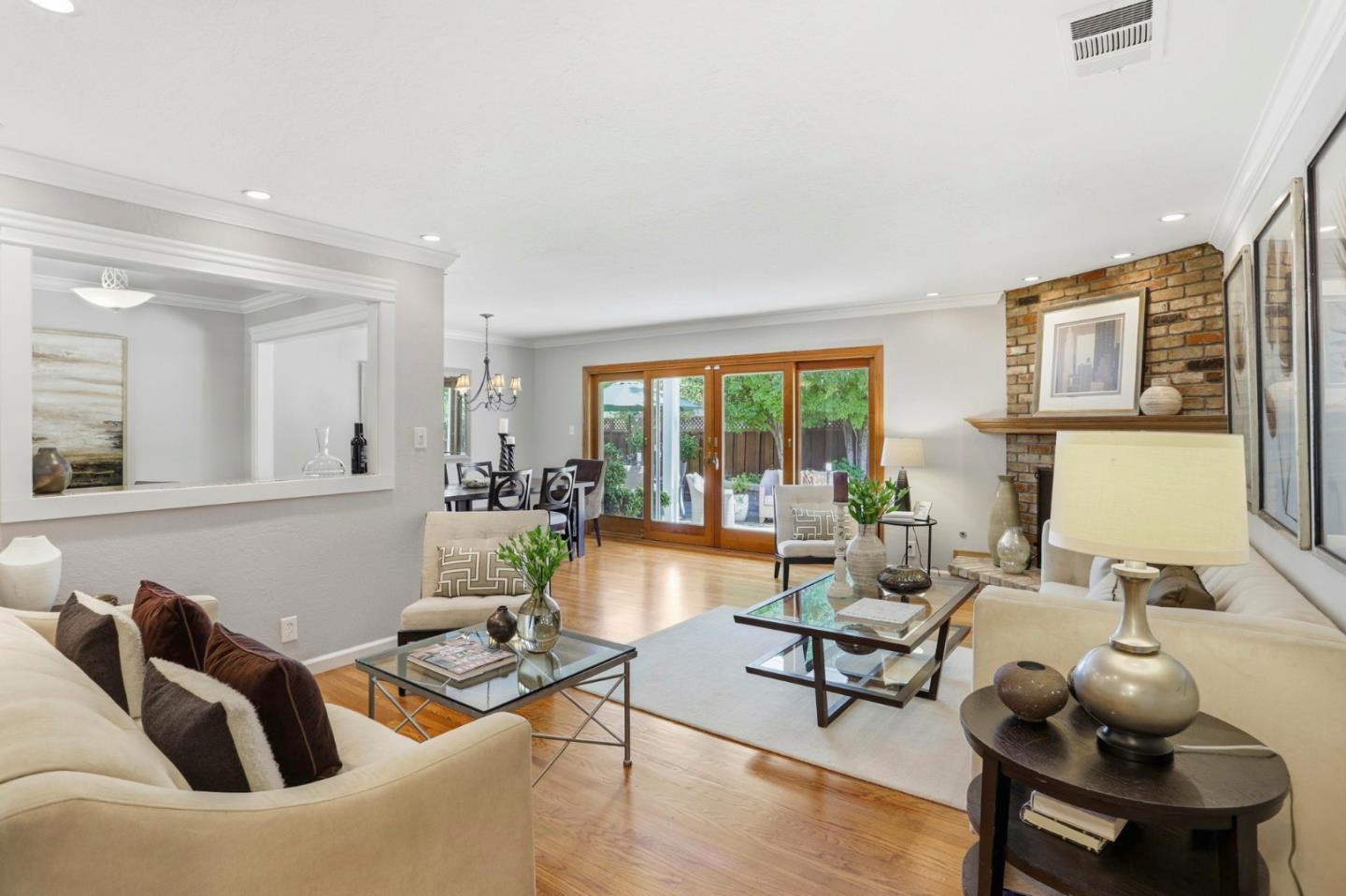 Detail Gallery Image 6 of 48 For 1701 S Springer Rd, Mountain View,  CA 94040 - 3 Beds | 2 Baths