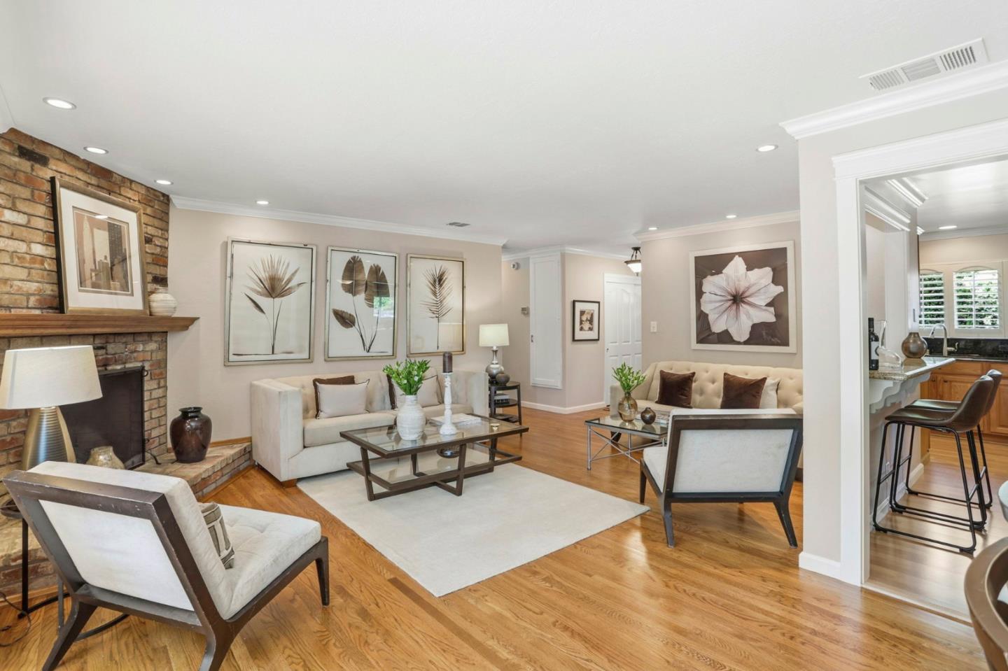 Detail Gallery Image 7 of 48 For 1701 S Springer Rd, Mountain View,  CA 94040 - 3 Beds | 2 Baths