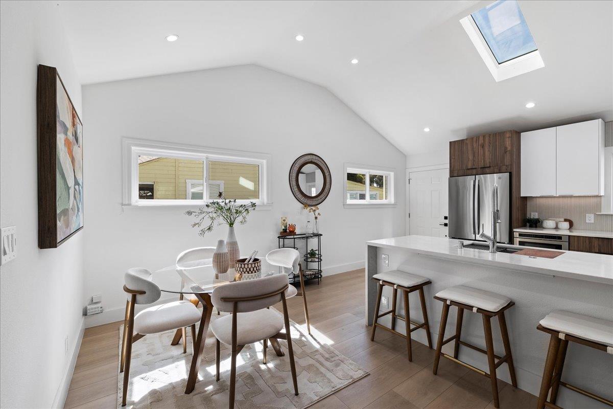 Detail Gallery Image 10 of 31 For 220 Lindbergh St, San Mateo,  CA 94401 - 3 Beds | 2 Baths