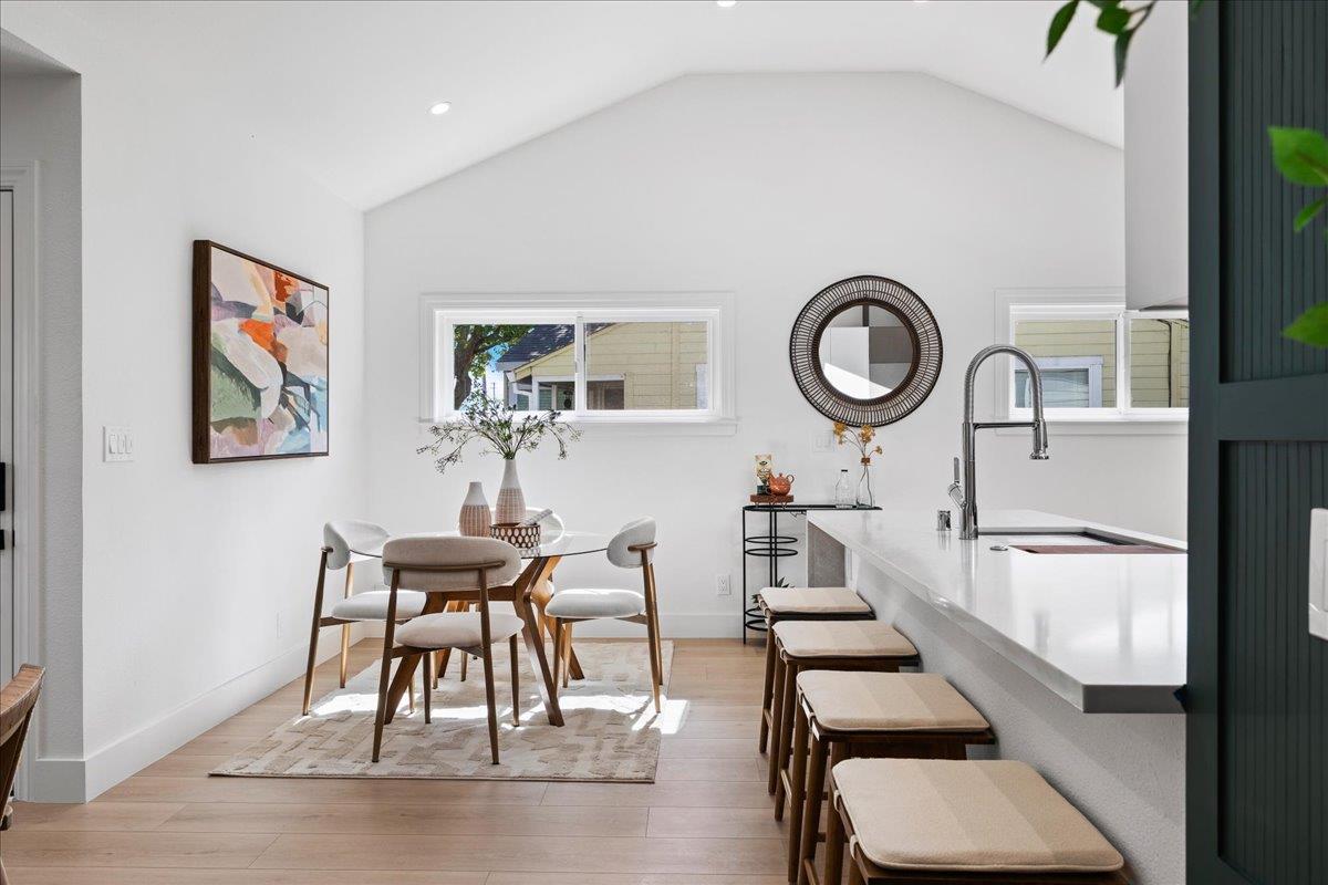 Detail Gallery Image 11 of 31 For 220 Lindbergh St, San Mateo,  CA 94401 - 3 Beds | 2 Baths