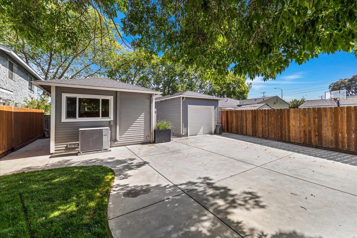 Detail Gallery Image 22 of 31 For 220 Lindbergh St, San Mateo,  CA 94401 - 3 Beds | 2 Baths