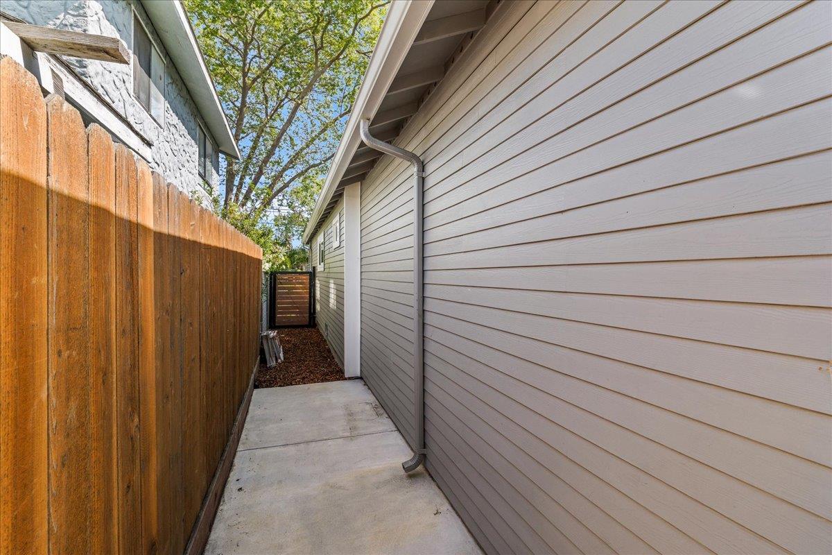 Detail Gallery Image 25 of 31 For 220 Lindbergh St, San Mateo,  CA 94401 - 3 Beds | 2 Baths