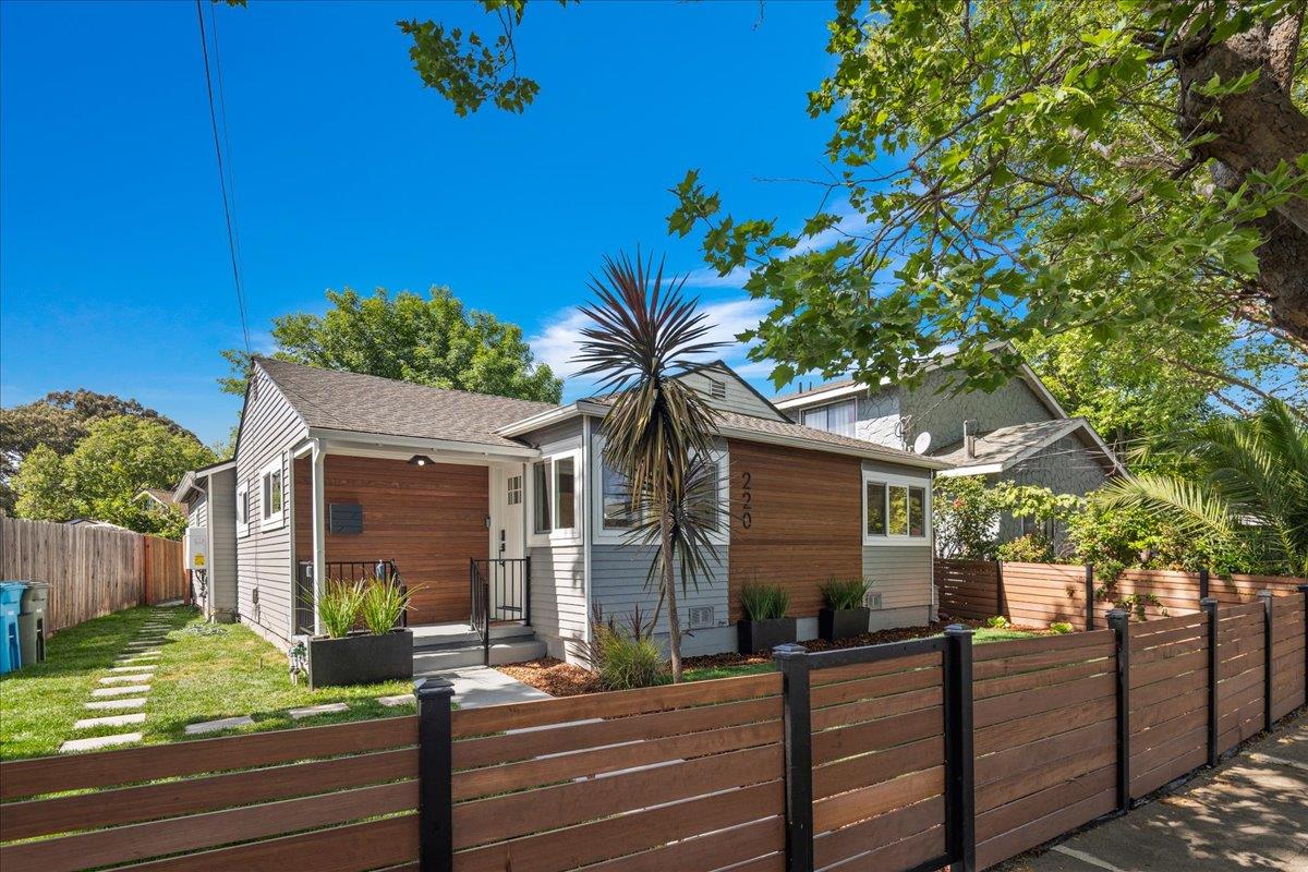 Detail Gallery Image 26 of 31 For 220 Lindbergh St, San Mateo,  CA 94401 - 3 Beds | 2 Baths