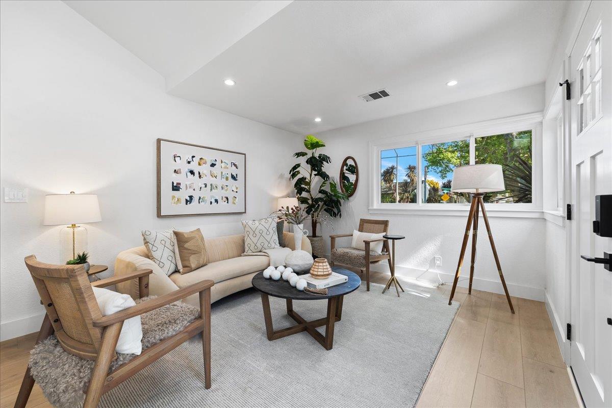 Detail Gallery Image 4 of 31 For 220 Lindbergh St, San Mateo,  CA 94401 - 3 Beds | 2 Baths