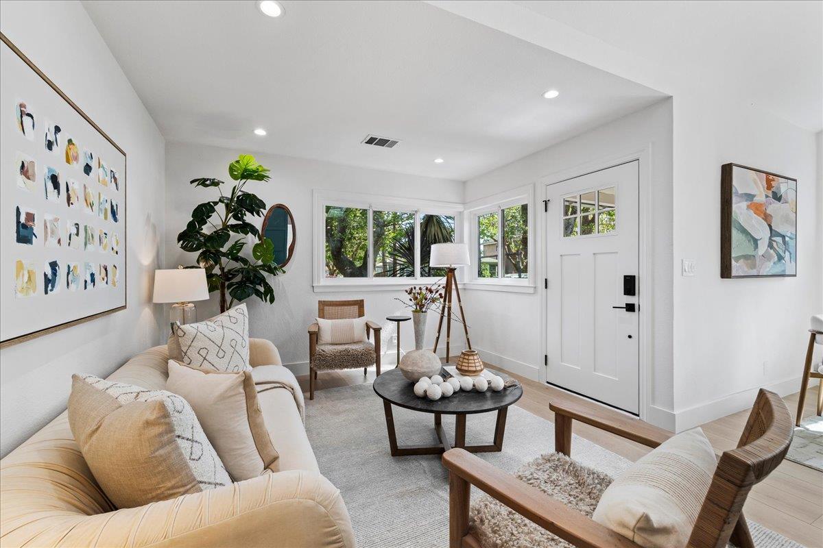 Detail Gallery Image 5 of 31 For 220 Lindbergh St, San Mateo,  CA 94401 - 3 Beds | 2 Baths