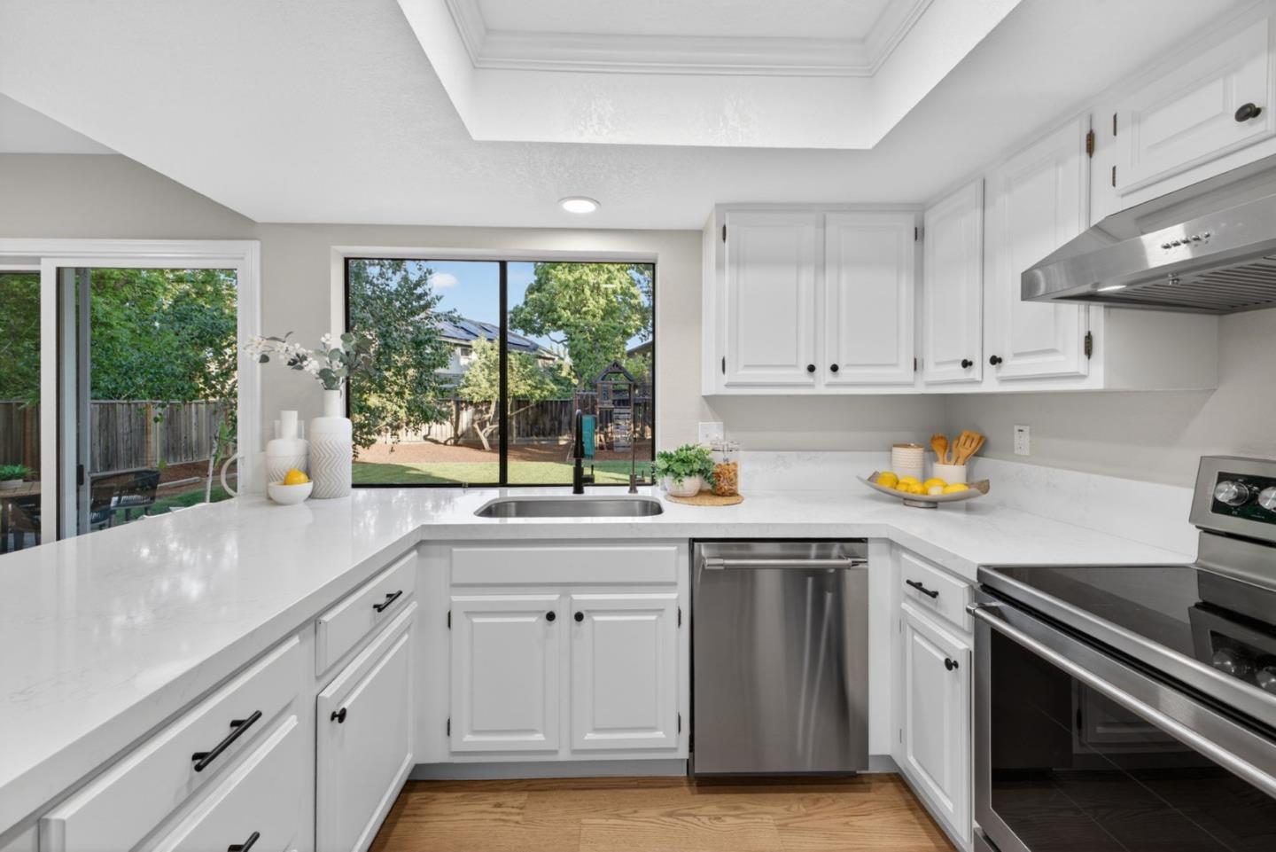 Detail Gallery Image 10 of 42 For 6570 Mcabee Rd, San Jose,  CA 95120 - 5 Beds | 2/1 Baths