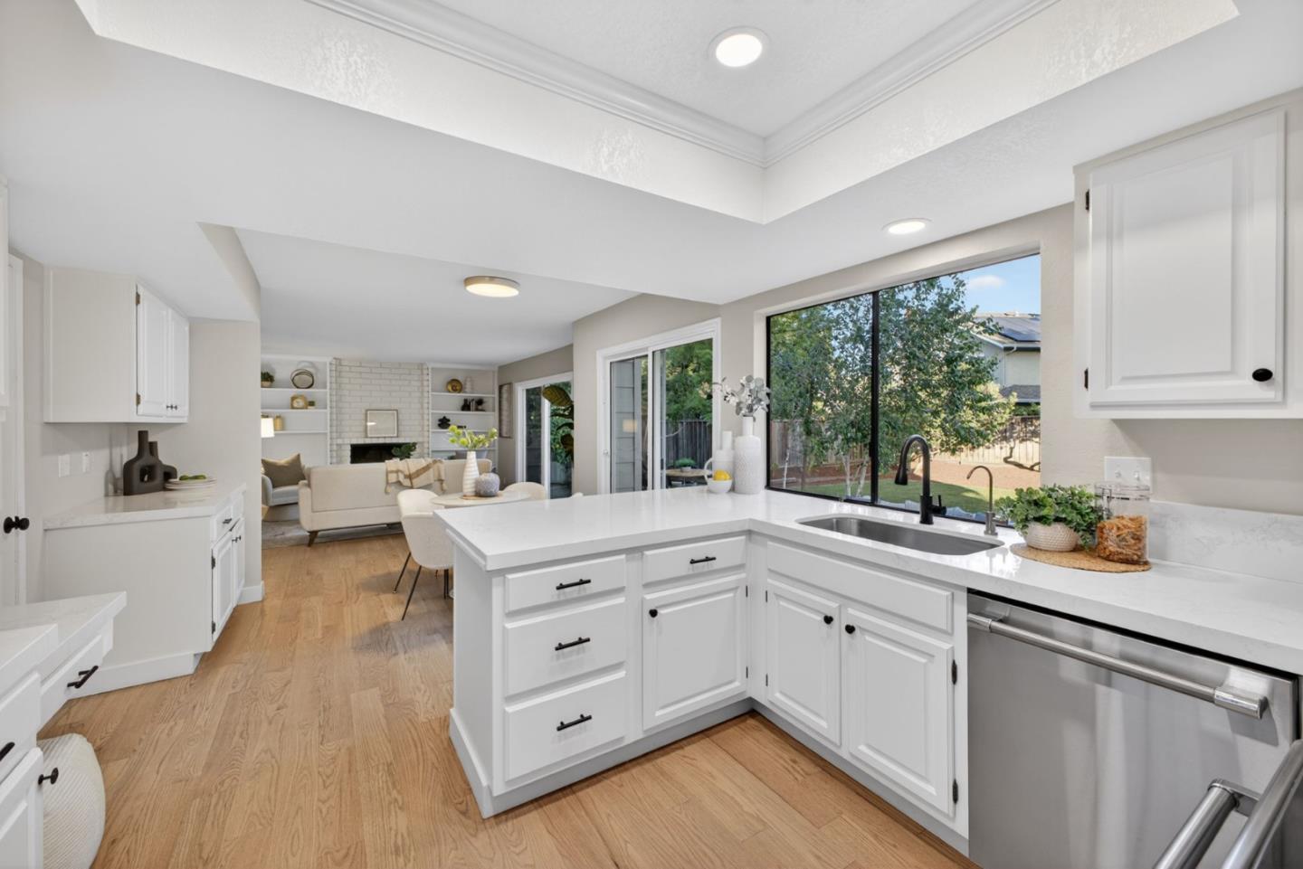 Detail Gallery Image 11 of 42 For 6570 Mcabee Rd, San Jose,  CA 95120 - 5 Beds | 2/1 Baths