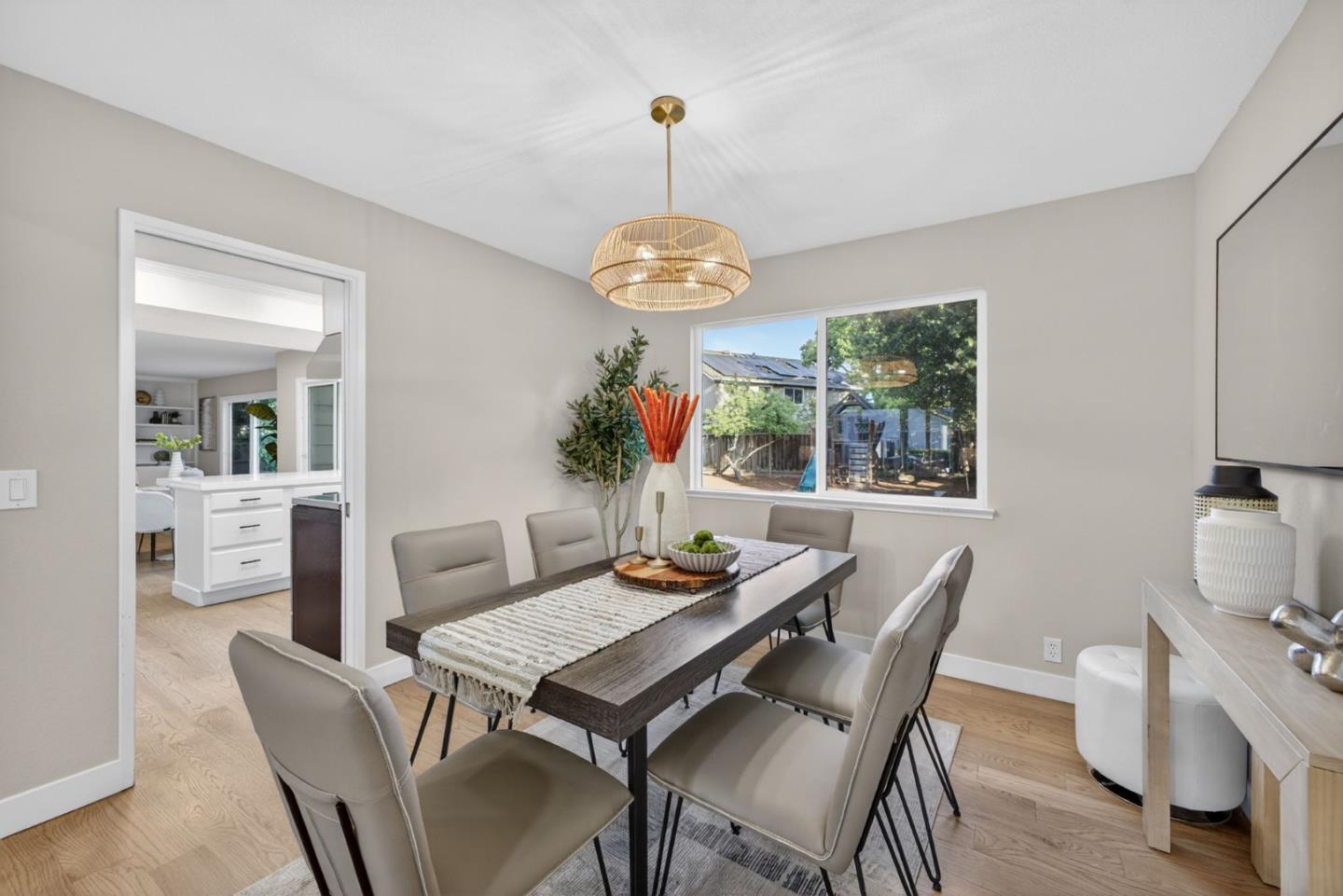 Detail Gallery Image 7 of 42 For 6570 Mcabee Rd, San Jose,  CA 95120 - 5 Beds | 2/1 Baths