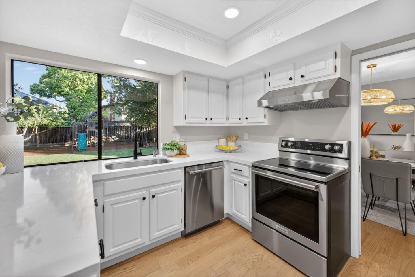 Detail Gallery Image 9 of 42 For 6570 Mcabee Rd, San Jose,  CA 95120 - 5 Beds | 2/1 Baths