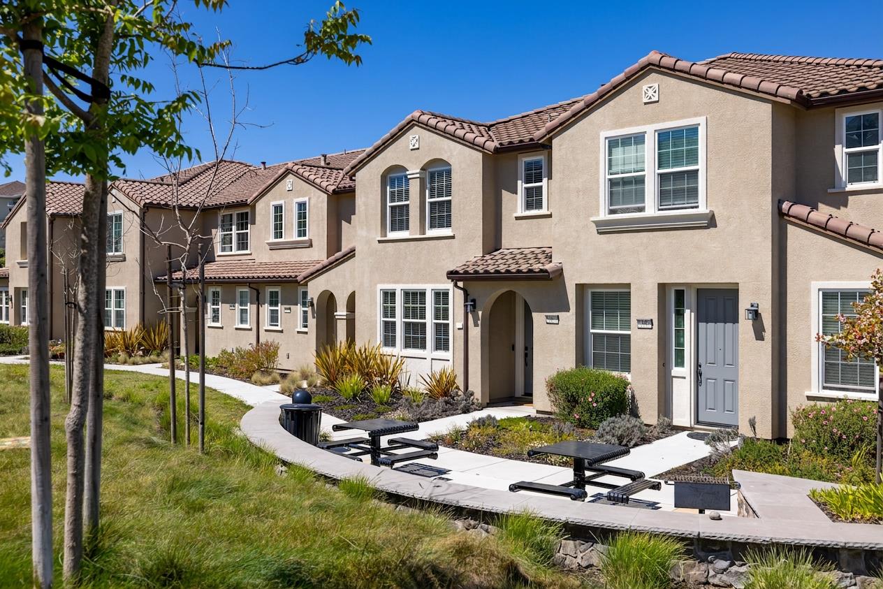 Detail Gallery Image 2 of 17 For 21207 Ord Ave, Marina,  CA 93933 - 3 Beds | 2/1 Baths