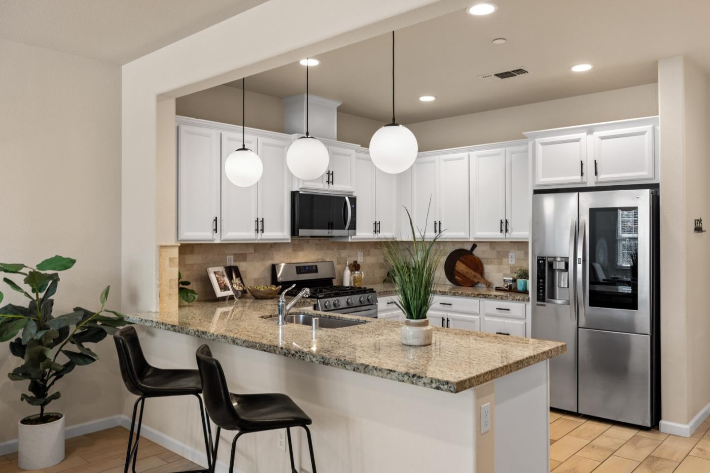 Detail Gallery Image 6 of 17 For 21207 Ord Ave, Marina,  CA 93933 - 3 Beds | 2/1 Baths