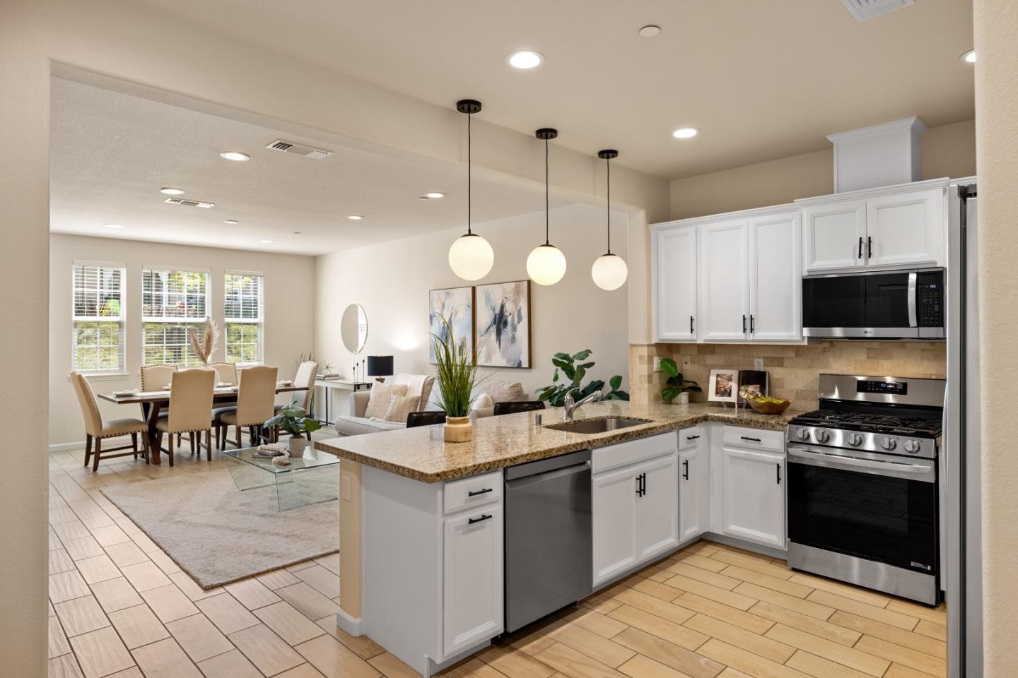 Detail Gallery Image 7 of 17 For 21207 Ord Ave, Marina,  CA 93933 - 3 Beds | 2/1 Baths