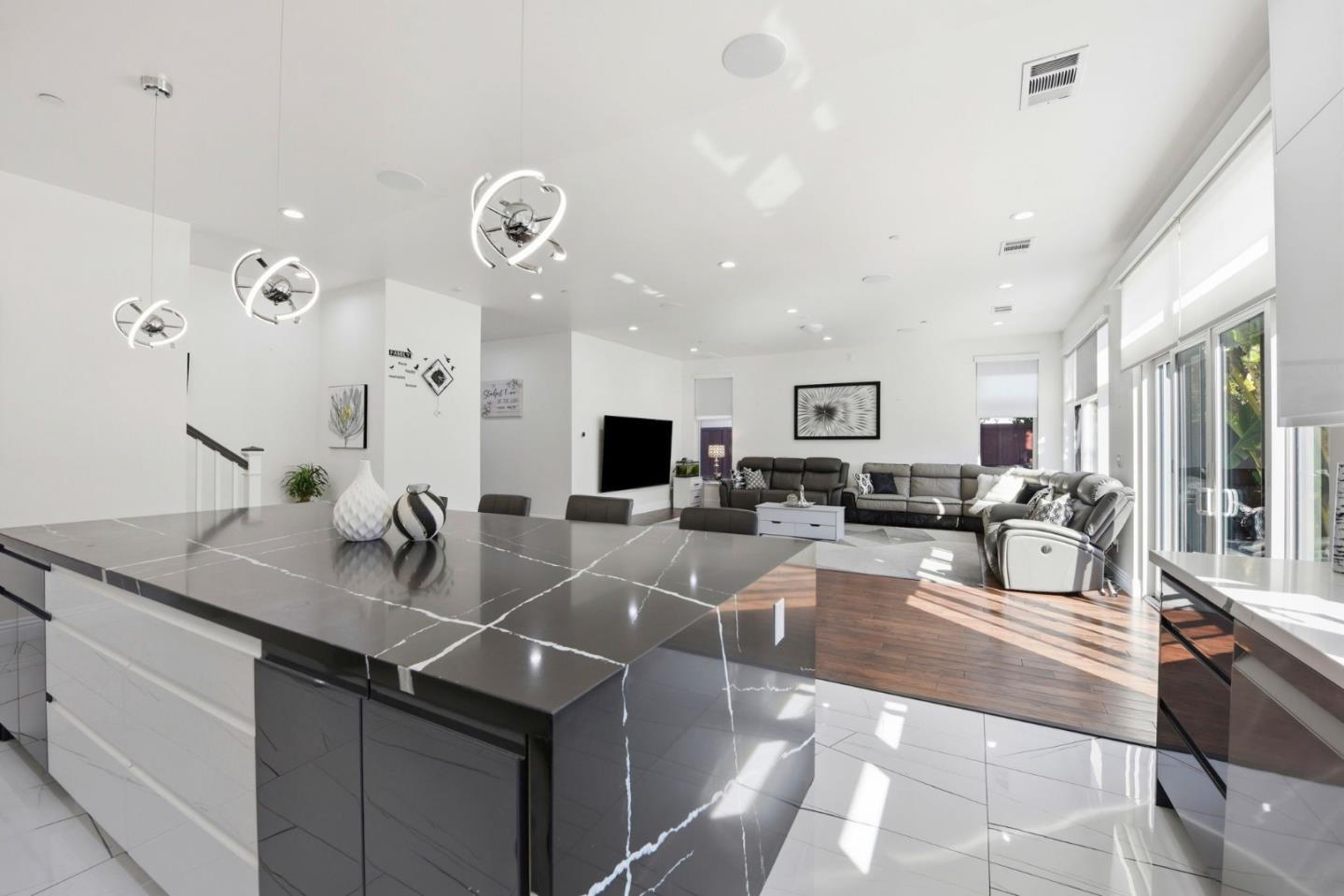 Detail Gallery Image 13 of 49 For 43141 Continental Dr, Fremont,  CA 94538 - 4 Beds | 3/1 Baths