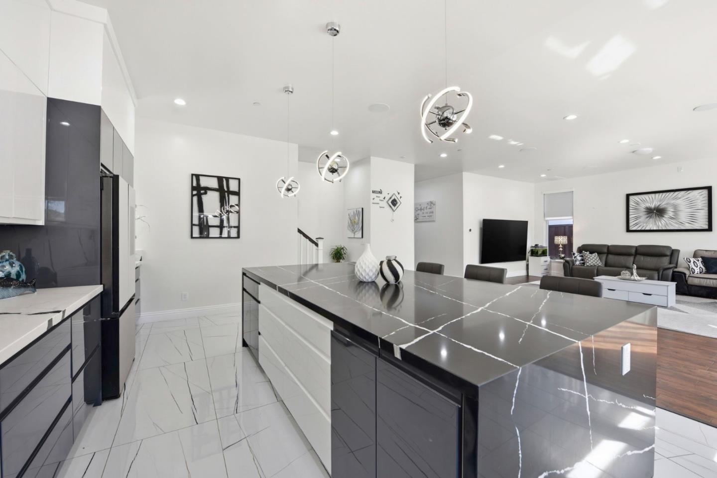 Detail Gallery Image 14 of 49 For 43141 Continental Dr, Fremont,  CA 94538 - 4 Beds | 3/1 Baths