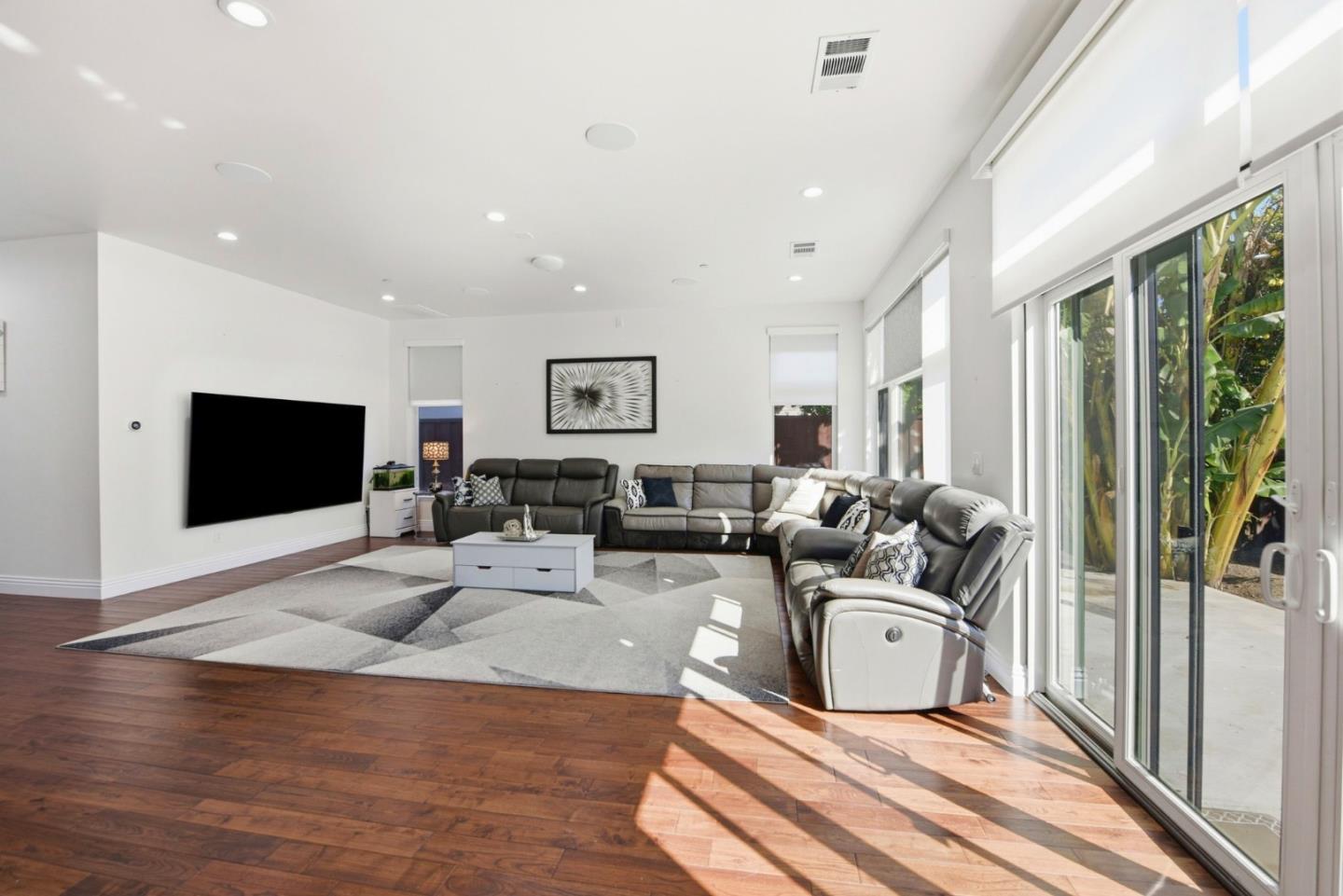 Detail Gallery Image 7 of 49 For 43141 Continental Dr, Fremont,  CA 94538 - 4 Beds | 3/1 Baths