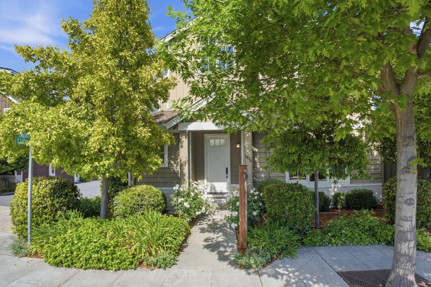 Detail Gallery Image 3 of 55 For 1613 Kentfield, Redwood City,  CA 94061 - 3 Beds | 3/1 Baths