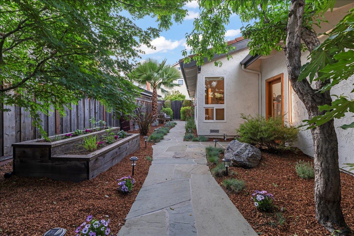 Detail Gallery Image 8 of 61 For 993 Minnesota Ave, San Jose,  CA 95125 - 3 Beds | 2 Baths