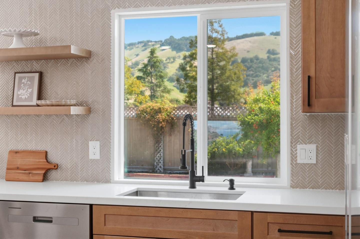 Detail Gallery Image 16 of 49 For 490 Suisse Dr, San Jose,  CA 95123 - 4 Beds | 2 Baths