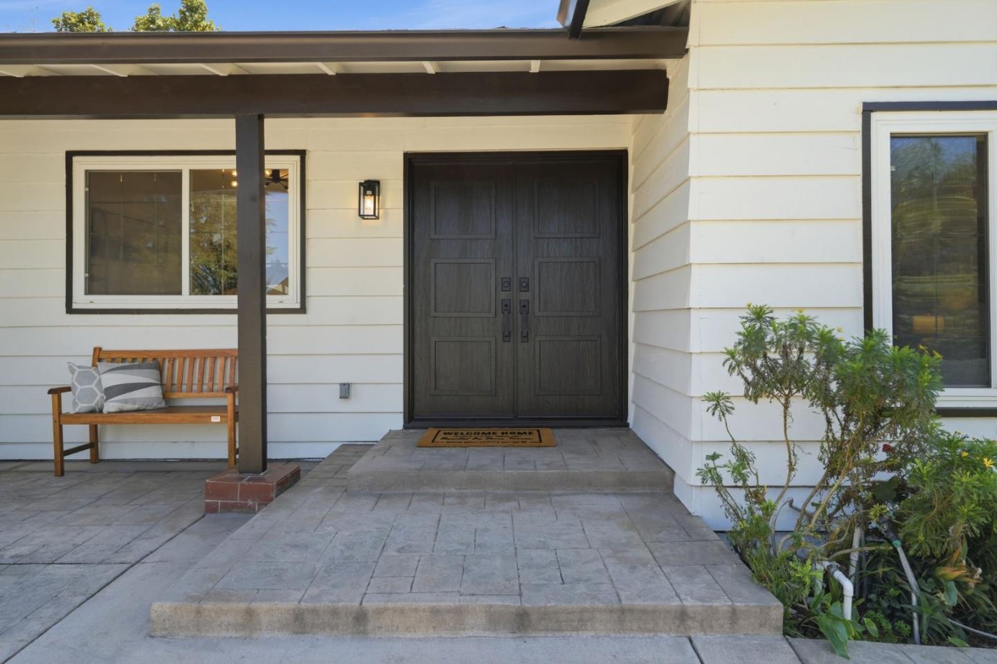 Detail Gallery Image 4 of 49 For 490 Suisse Dr, San Jose,  CA 95123 - 4 Beds | 2 Baths