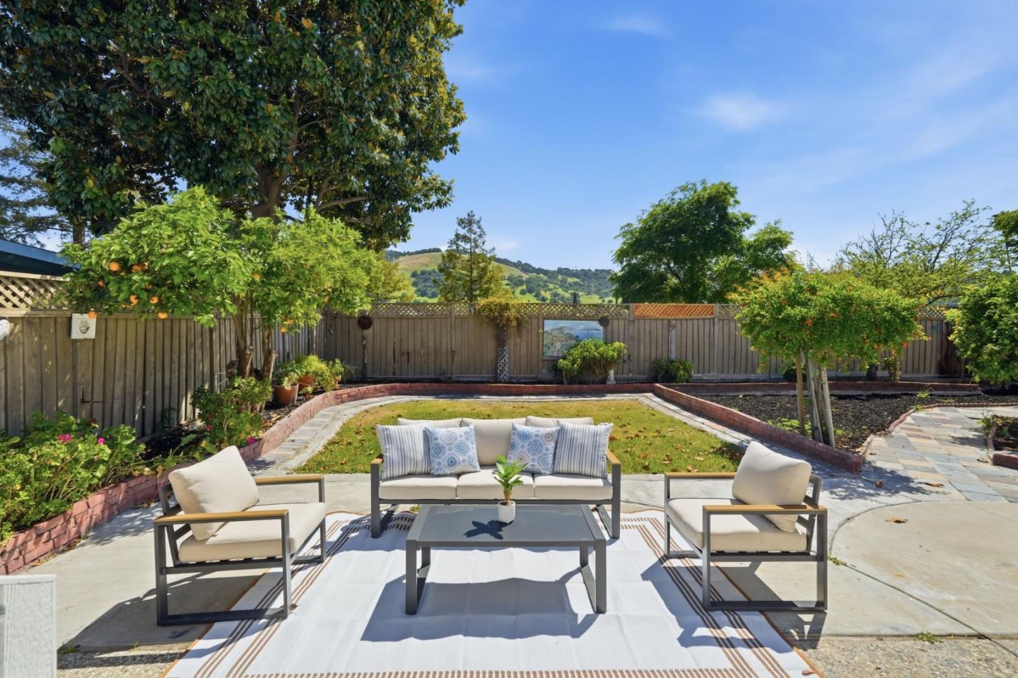 Detail Gallery Image 41 of 49 For 490 Suisse Dr, San Jose,  CA 95123 - 4 Beds | 2 Baths