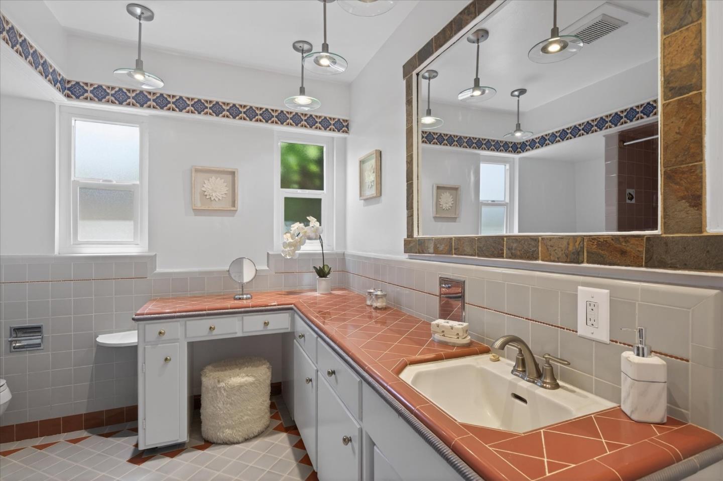 Detail Gallery Image 19 of 29 For 1660 Long St, Santa Clara,  CA 95050 - 2 Beds | 1/1 Baths