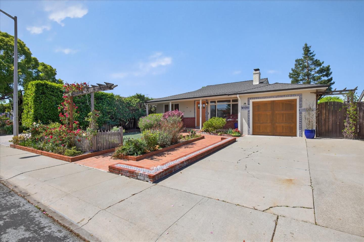 Detail Gallery Image 2 of 29 For 1660 Long St, Santa Clara,  CA 95050 - 2 Beds | 1/1 Baths