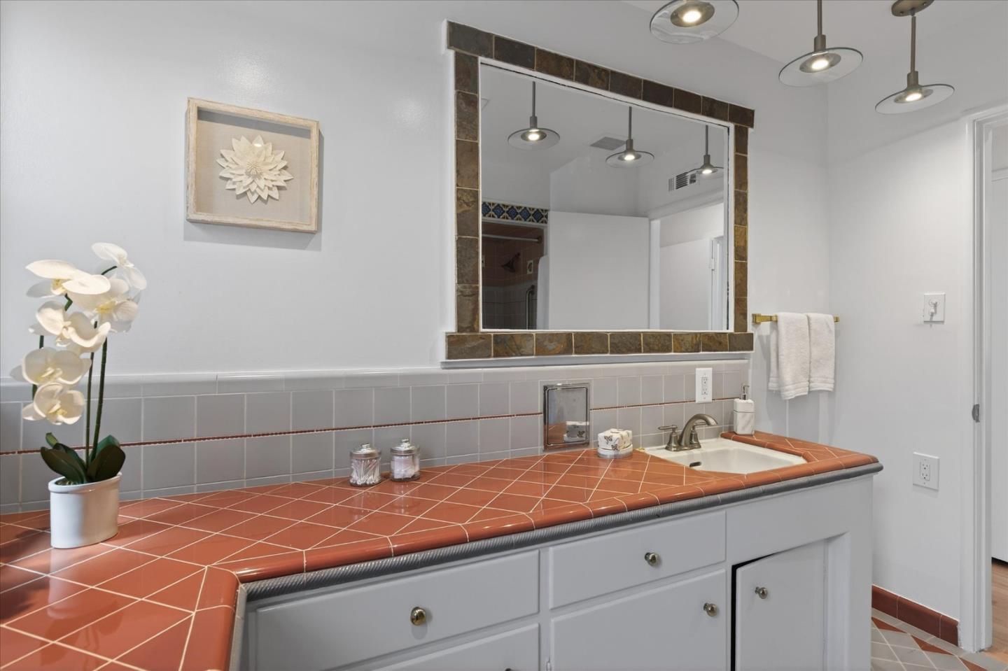 Detail Gallery Image 20 of 29 For 1660 Long St, Santa Clara,  CA 95050 - 2 Beds | 1/1 Baths