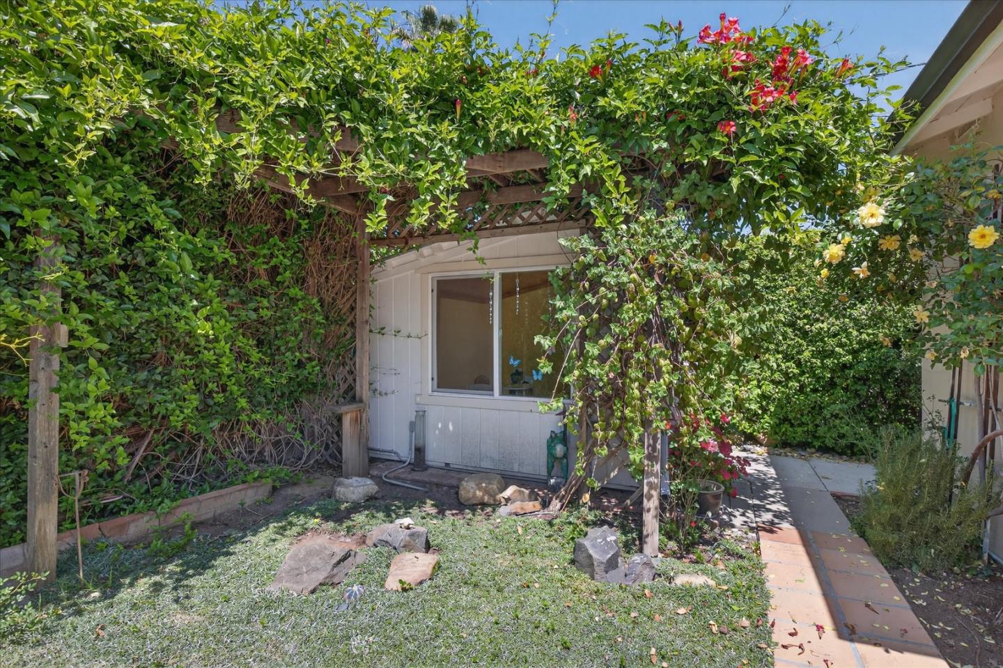 Detail Gallery Image 26 of 29 For 1660 Long St, Santa Clara,  CA 95050 - 2 Beds | 1/1 Baths