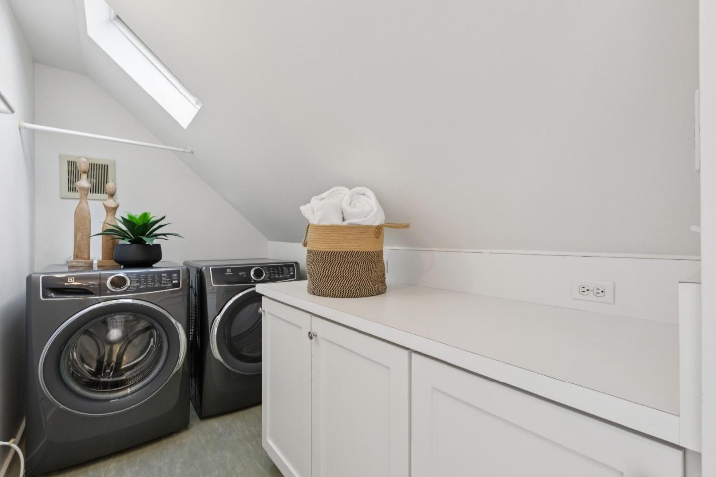 Detail Gallery Image 52 of 88 For 115 Glenridge Ave, Los Gatos,  CA 95030 - 6 Beds | 4 Baths