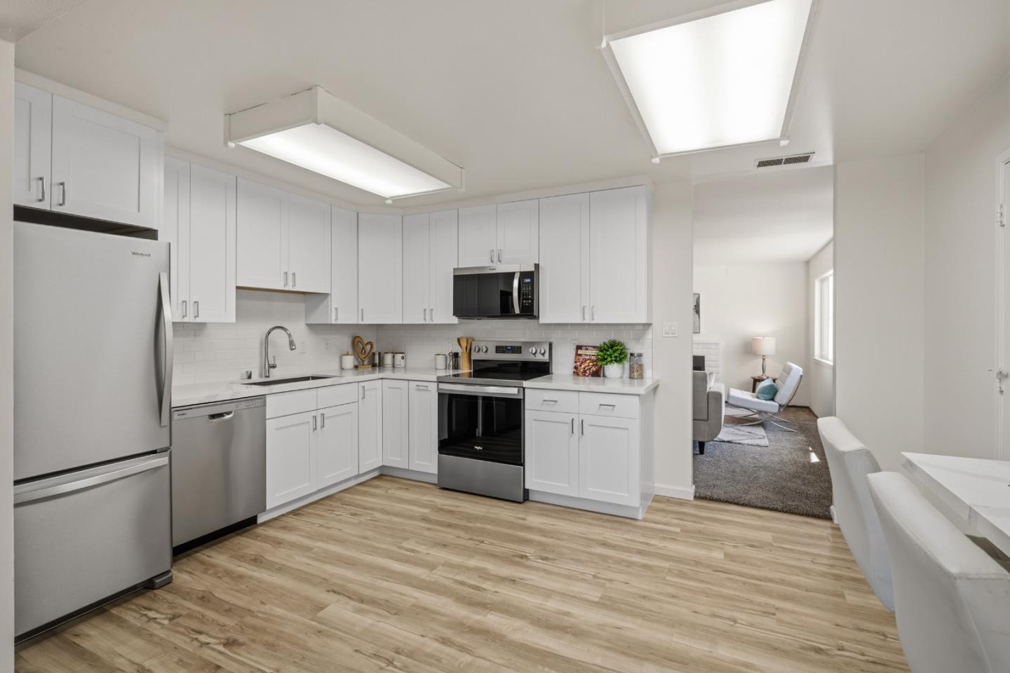 Detail Gallery Image 12 of 38 For 1017 Golden Gate Ave, Half Moon Bay,  CA 94019 - 3 Beds | 2 Baths