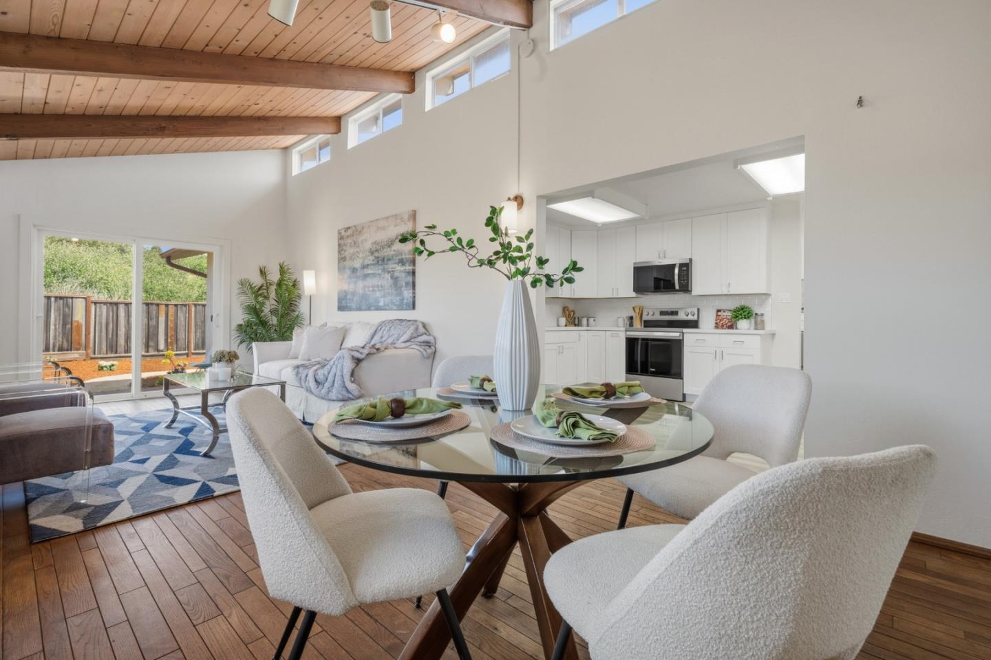 Detail Gallery Image 18 of 38 For 1017 Golden Gate Ave, Half Moon Bay,  CA 94019 - 3 Beds | 2 Baths