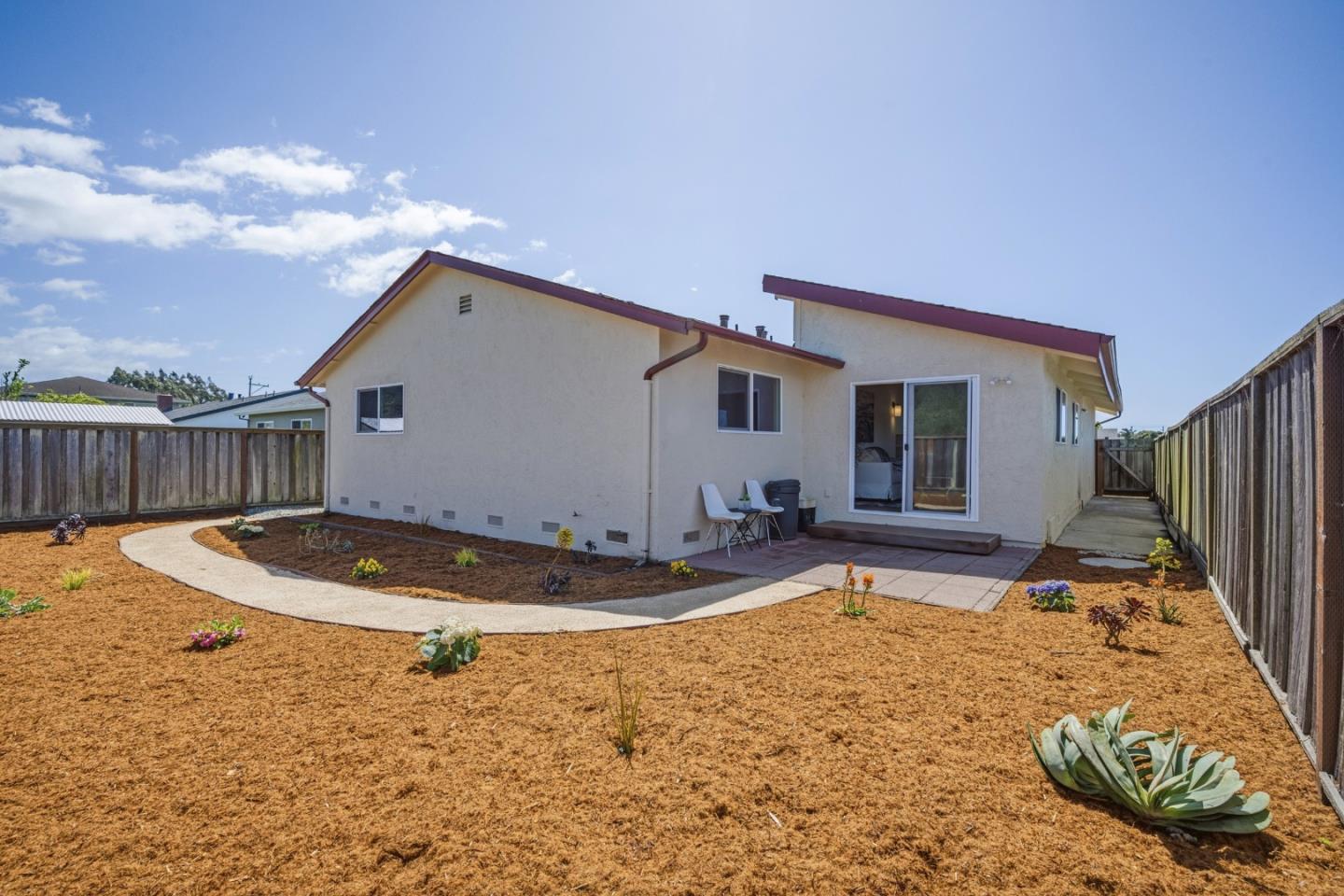 Detail Gallery Image 33 of 38 For 1017 Golden Gate Ave, Half Moon Bay,  CA 94019 - 3 Beds | 2 Baths