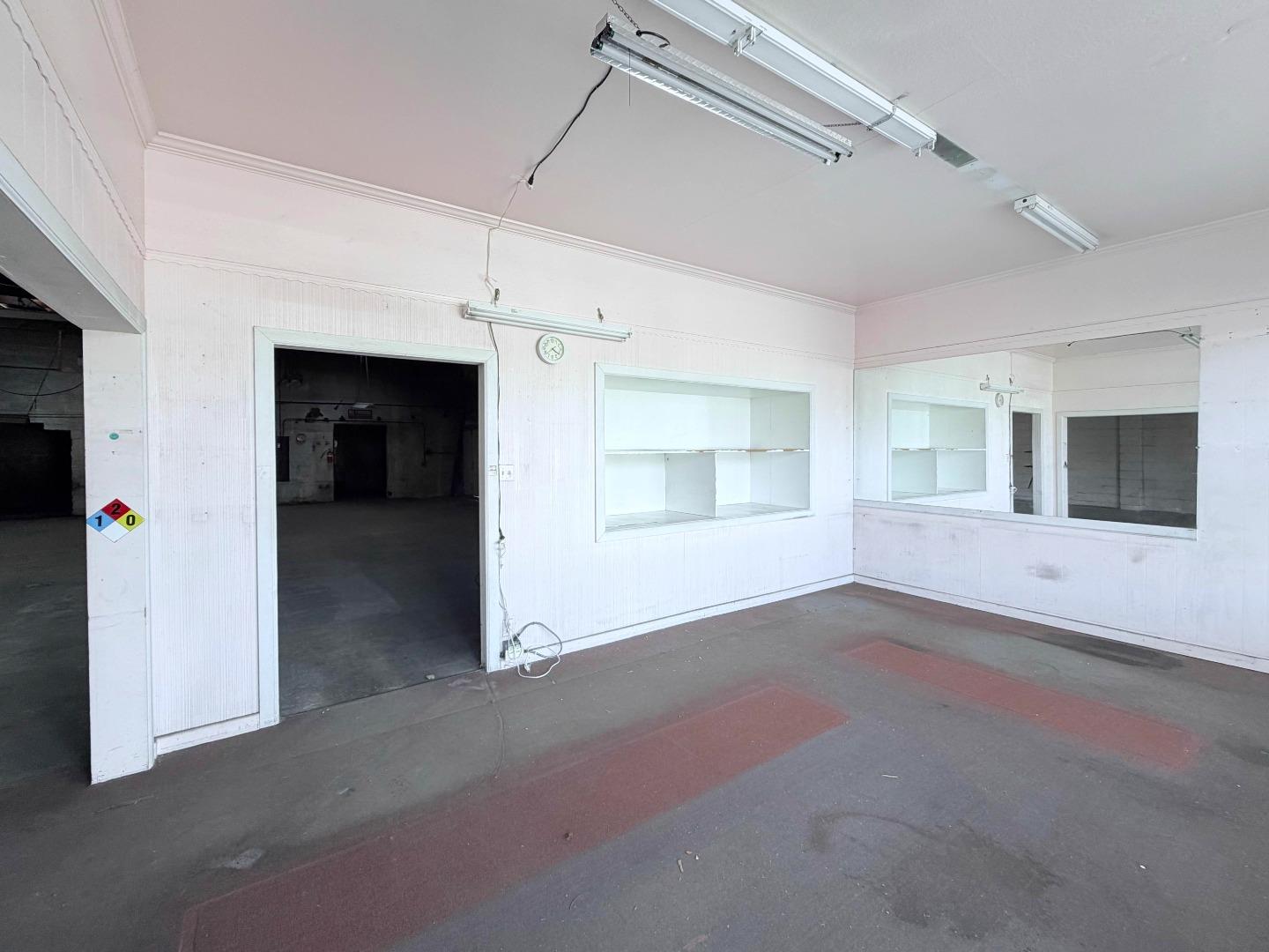 Detail Gallery Image 12 of 13 For 1100 El Camino Real, Redwood City,  CA 94063 - – Beds | – Baths