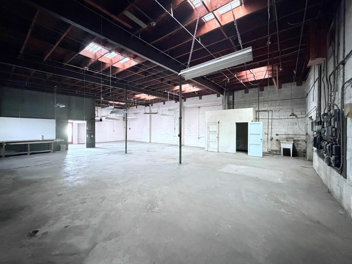 Detail Gallery Image 9 of 13 For 1100 El Camino Real, Redwood City,  CA 94063 - – Beds | – Baths