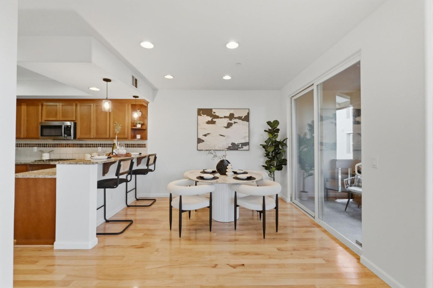 Detail Gallery Image 12 of 73 For 741 Modern Ice Dr, San Jose,  CA 95112 - 3 Beds | 2/1 Baths